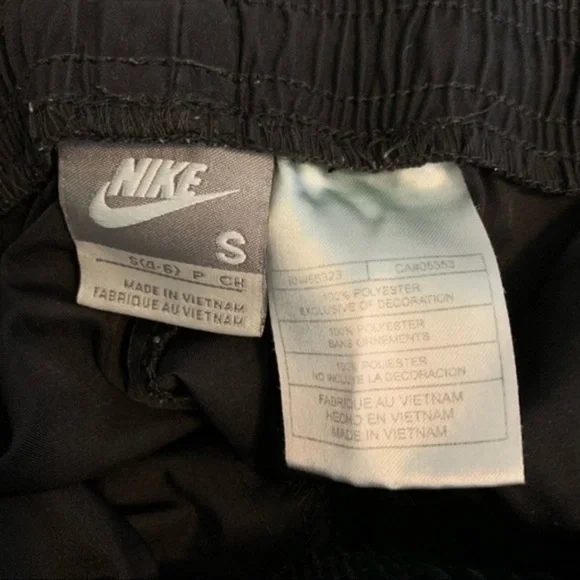 NIKE Women’s Shorts - Picture 4 of 7